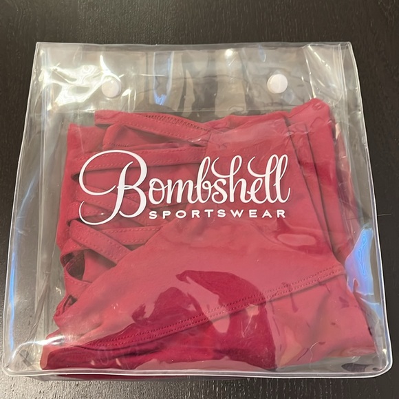 Bombshell Sportswear Sexy Back Leggings - Picture 9 of 9